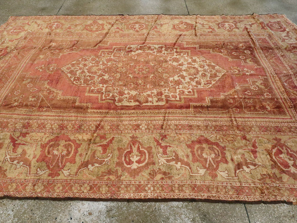 Antique Turkish Oushak Carpet, No.17739 - Galerie Shabab