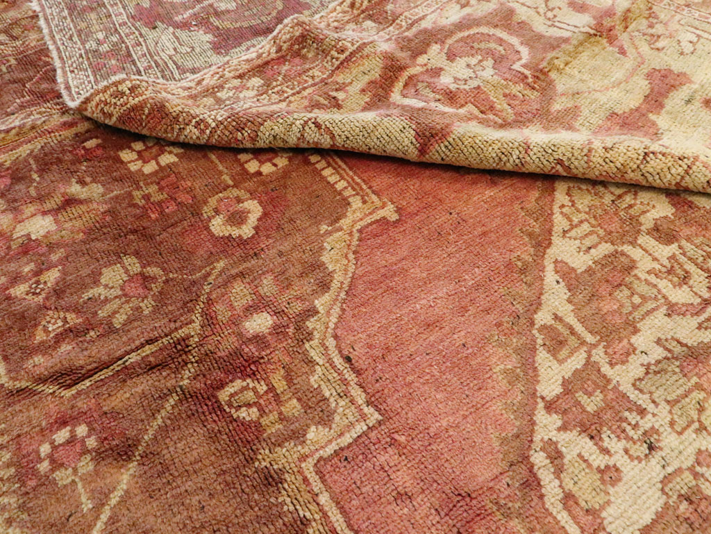 Antique Turkish Oushak Carpet, No.17739 - Galerie Shabab