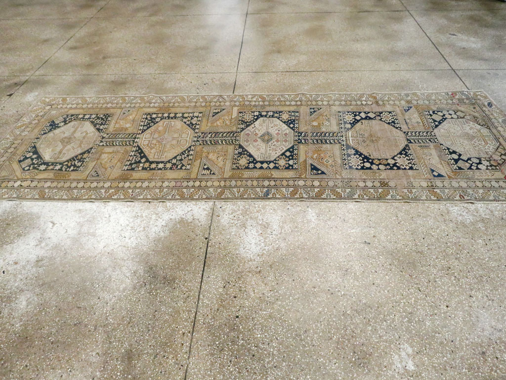Antique Caucasian Shrivan Rug, No.17747 - Galerie Shabab