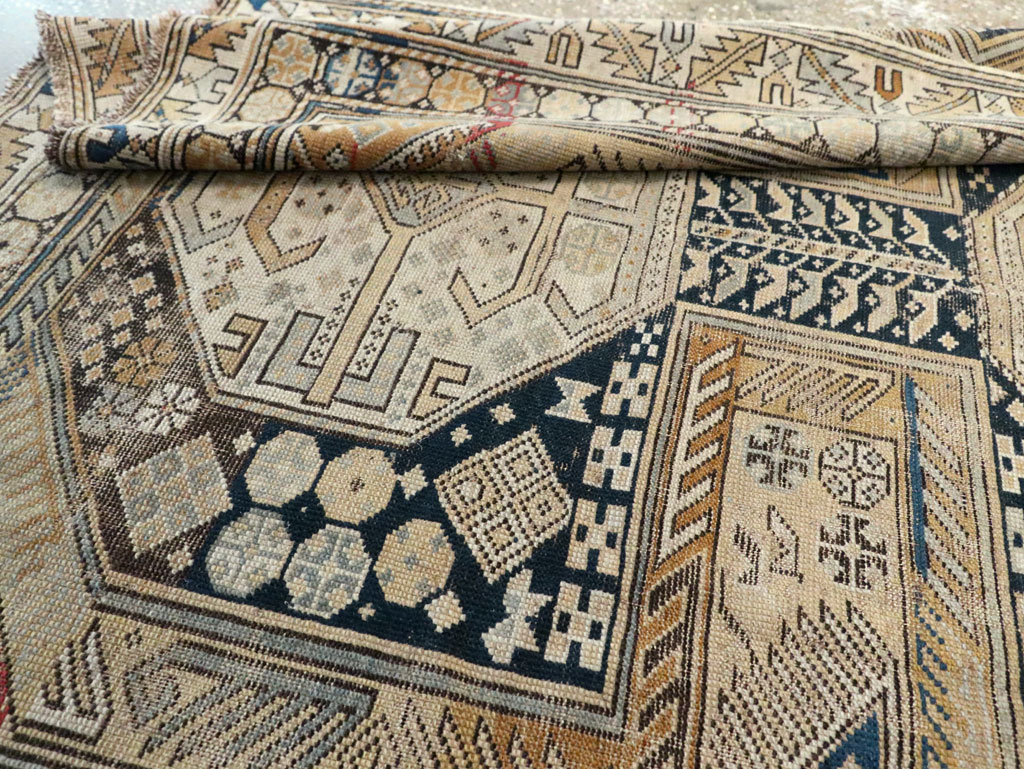 Antique Caucasian Shrivan Rug, No.17747 - Galerie Shabab