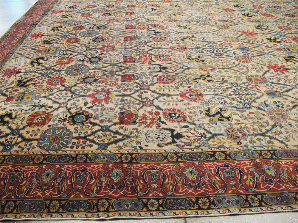 Antique Indian Lahore Square Carpet, No.17752 - Galerie Shabab