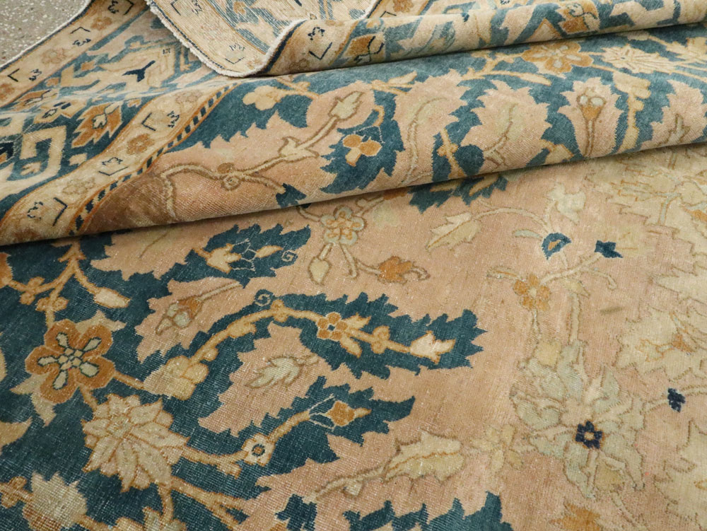 Antique Persian Tabriz Carpet, No.17764 - Galerie Shabab