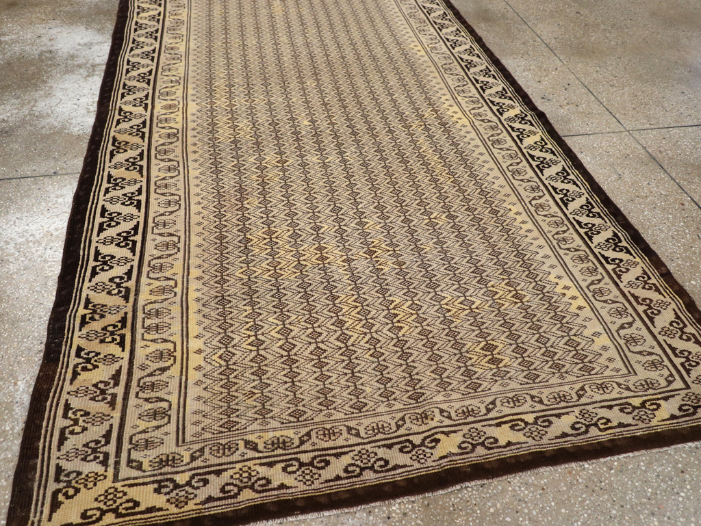 Vintage Indian Agra Rug, No.17800 - Galerie Shabab