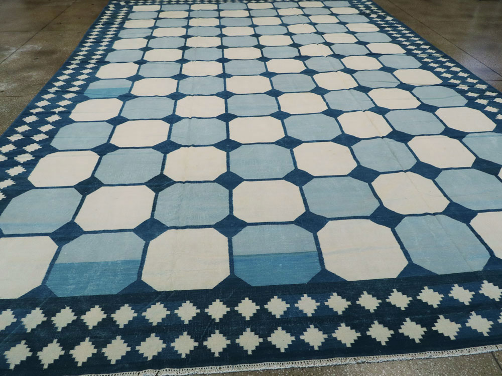 Vintage Indian Flat-weave Dhurrie, No.17813 - Galerie Shabab