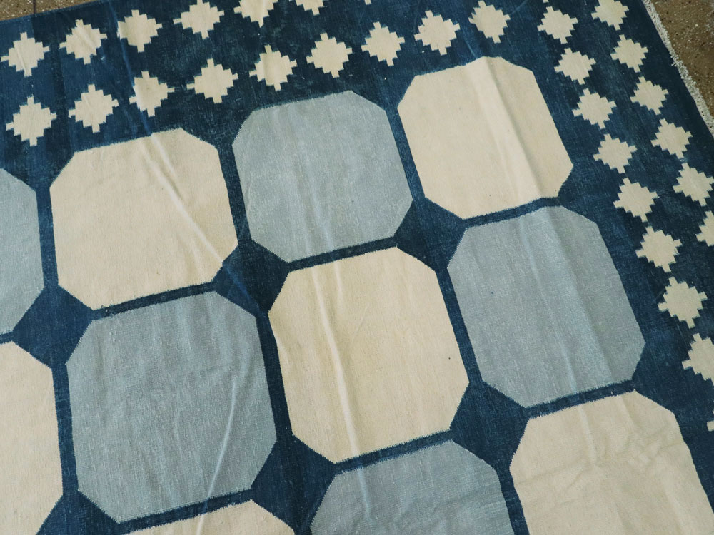 Vintage Indian Flat-weave Dhurrie, No.17813 - Galerie Shabab