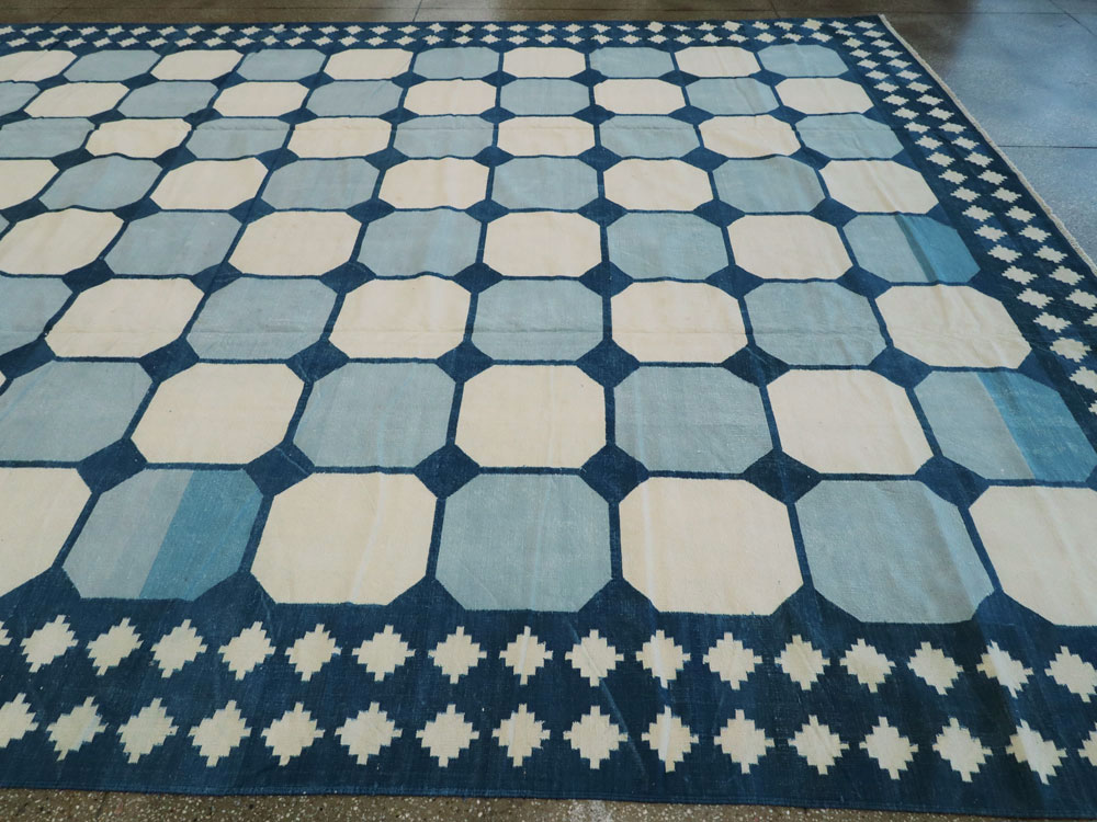 Vintage Indian Flat-weave Dhurrie, No.17813 - Galerie Shabab