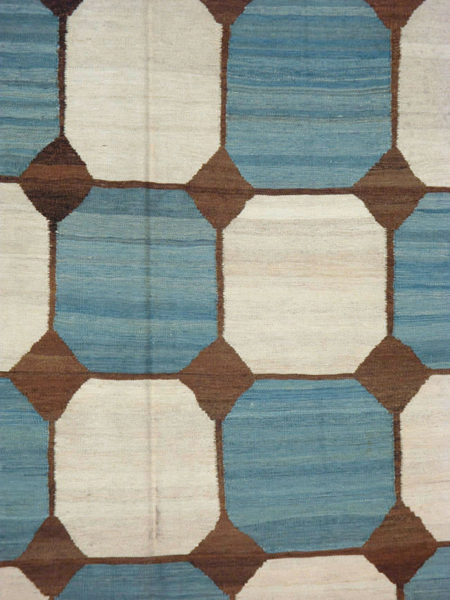 Modern Persian Kilim Room Size Rug, No.17825 - Galerie Shabab