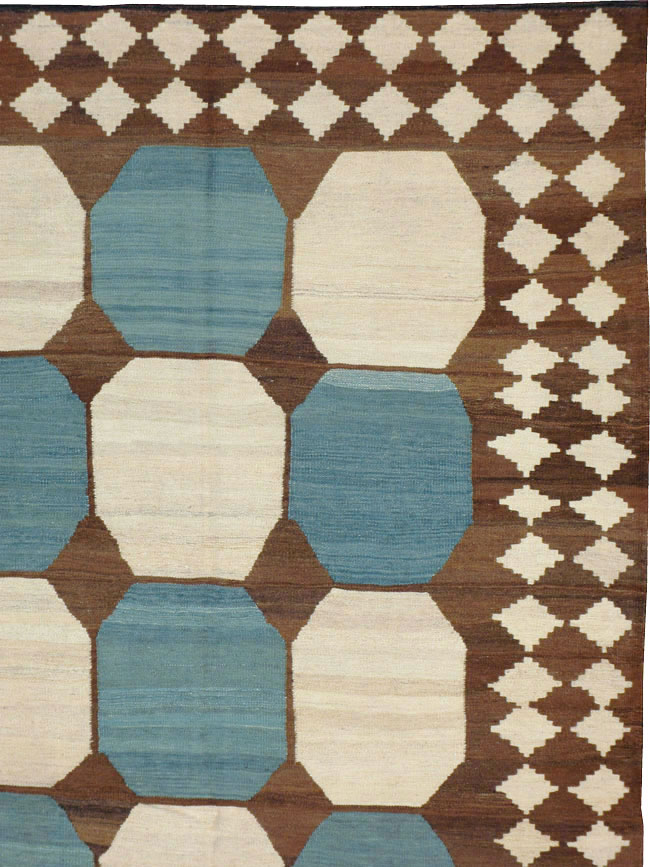 Modern Persian Kilim Room Size Rug, No.17825 - Galerie Shabab