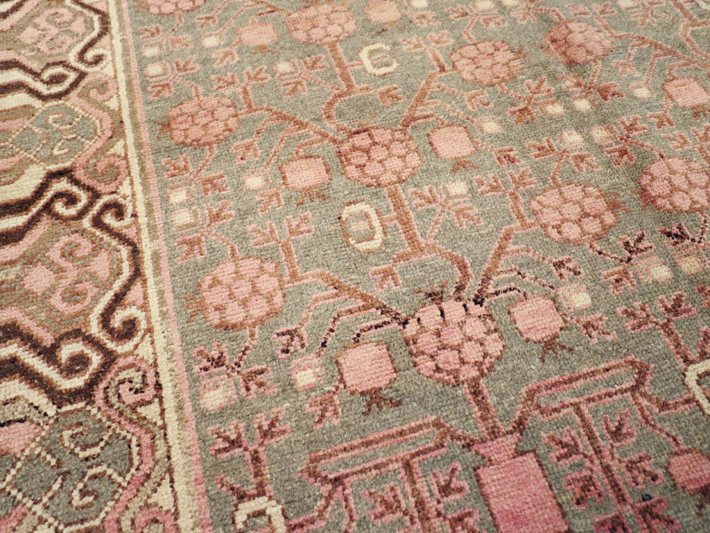Vintage East Turkestan Khotan Carpet, No.17842 - Galerie Shabab