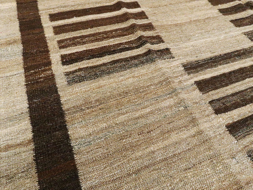 Vintage Turkish Kilim, No.17854 - Galerie Shabab