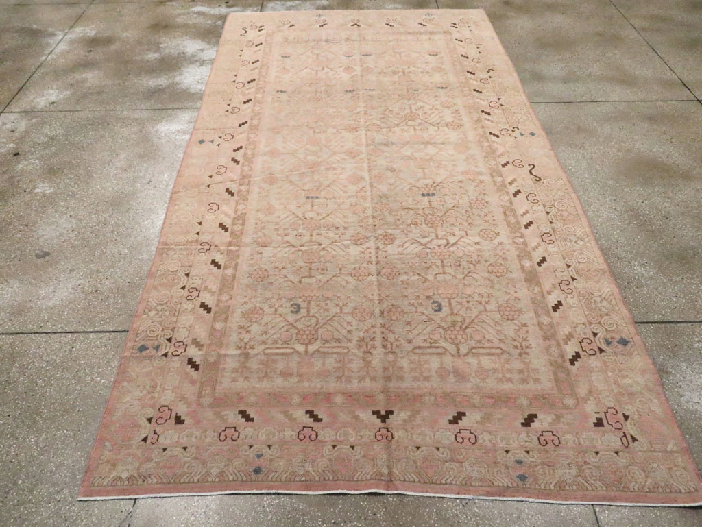 Vintage East Turkestan Khotan Carpet, No.17858 - Galerie Shabab