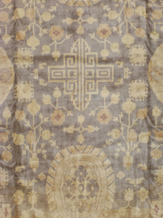Vintage East Turkestan Khotan Carpet, No.17859 - Galerie Shabab