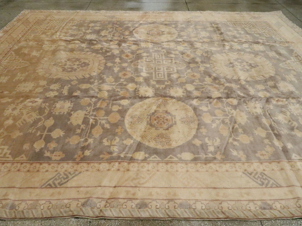 Vintage East Turkestan Khotan Carpet, No.17859 - Galerie Shabab