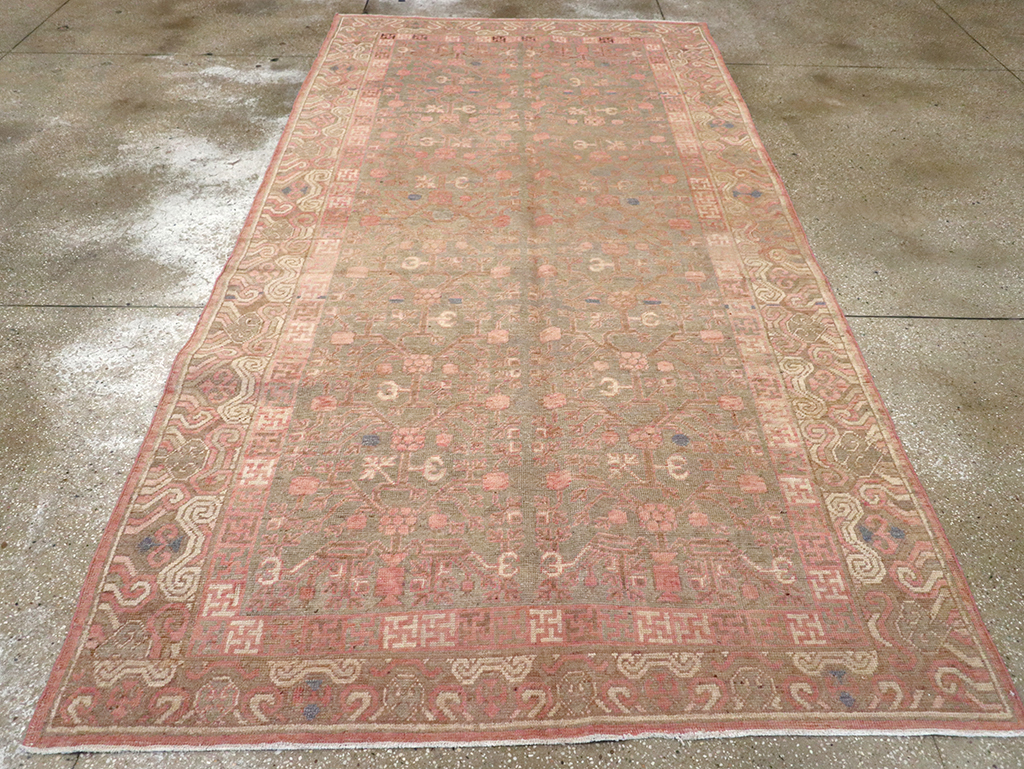 Vintage East Turkestan Khotan Carpet, No.17860 - Galerie Shabab