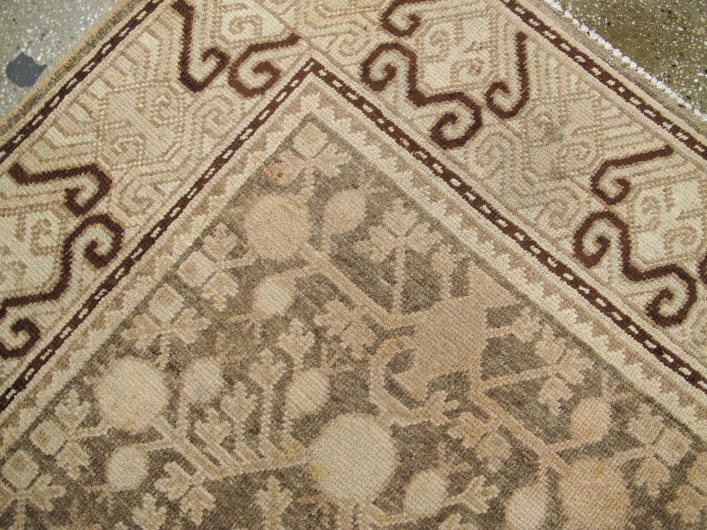 Antique East Turkestan Khotan Carpet, No.17862 - Galerie Shabab