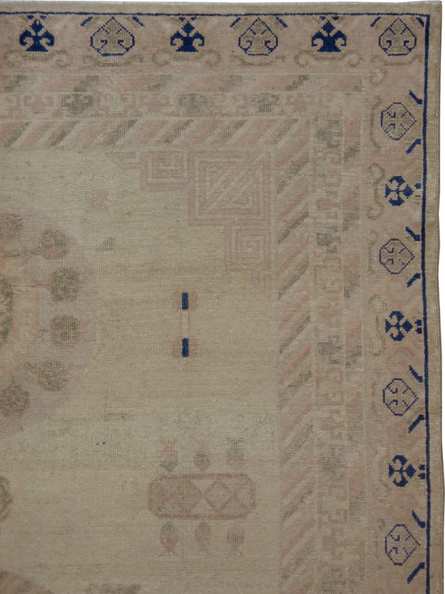 Antique Khotan Carpet, No.17878 - Galerie Shabab