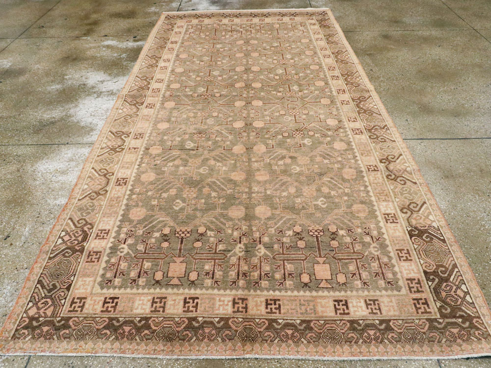 Vintage East Turkestan Khotan Gallery Carpet, No.17880 - Galerie Shabab
