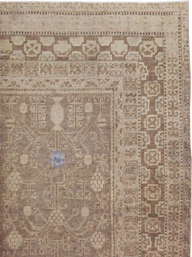 Vintage East Turkestan Khotan Carpet, No.17886 - Galerie Shabab