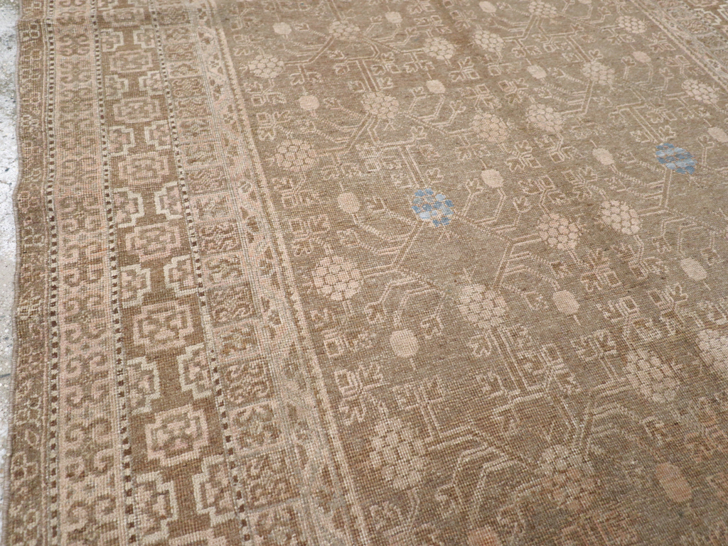 Vintage East Turkestan Khotan Carpet, No.17886 - Galerie Shabab