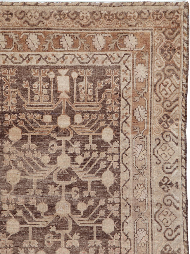 Vintage East Turkestan Khotan Carpet, No.17887 - Galerie Shabab