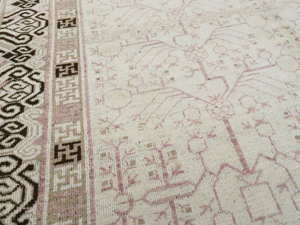 Vintage East Turkestan Khotan Carpet, No.17892 - Galerie Shabab