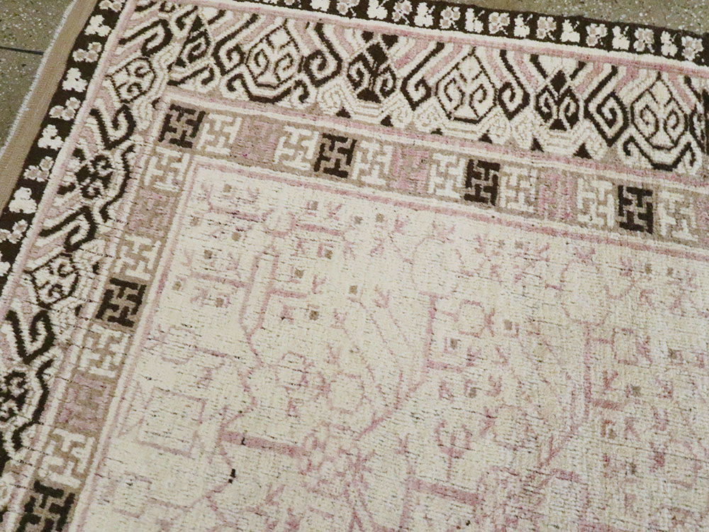 Vintage East Turkestan Khotan Carpet, No.17892 - Galerie Shabab