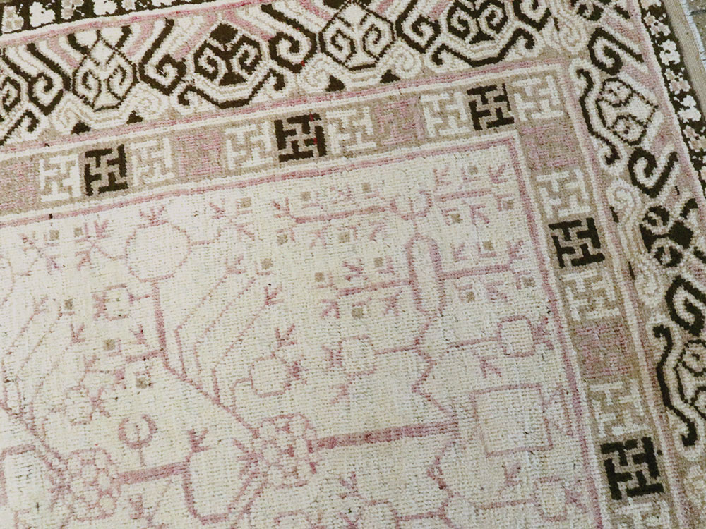 Vintage East Turkestan Khotan Carpet, No.17892 - Galerie Shabab