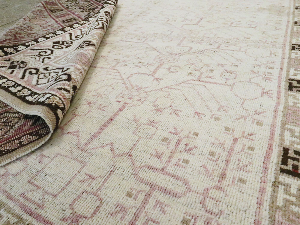 Vintage East Turkestan Khotan Carpet, No.17892 - Galerie Shabab