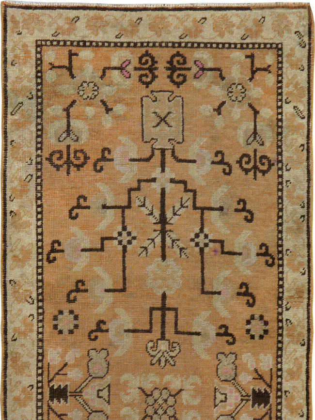 Antique Khotan Runner, No.17894 - Galerie Shabab