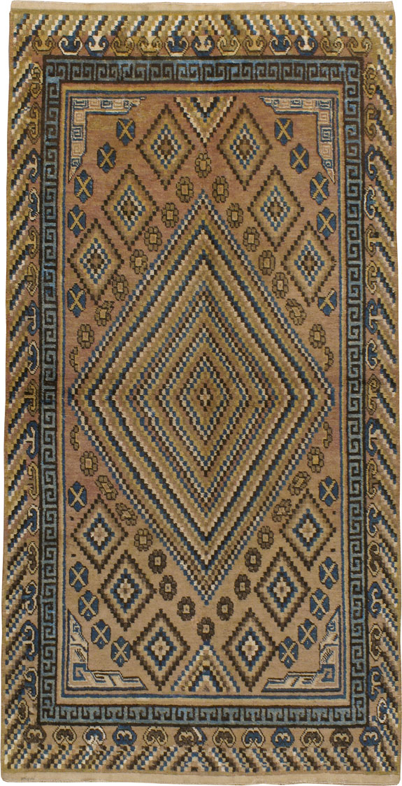Antique Khotan Rug, No.17901 - Galerie Shabab