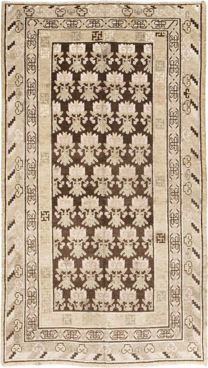Vintage East Turkestan Khotan Carpet, No.17902 - Galerie Shabab