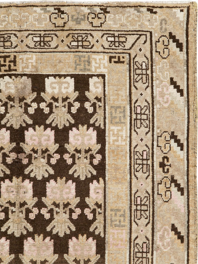Vintage East Turkestan Khotan Carpet, No.17902 - Galerie Shabab