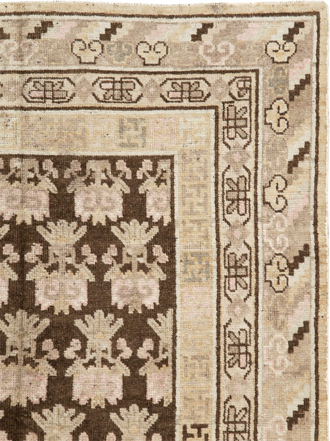 Vintage East Turkestan Khotan Carpet, No.17902 - Galerie Shabab