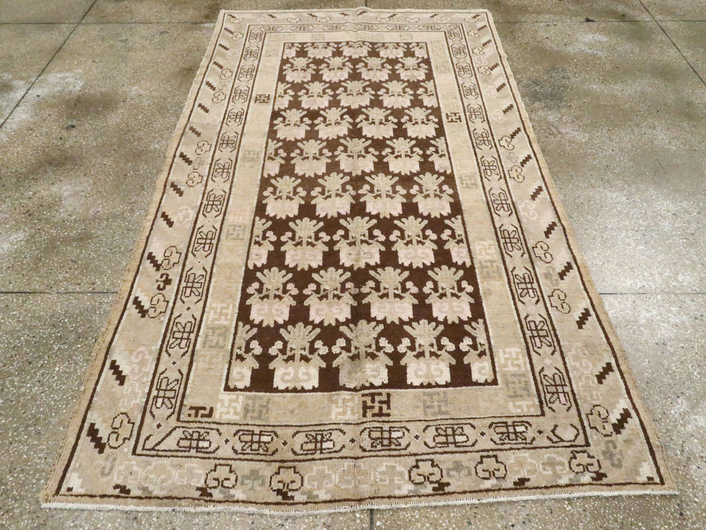 Vintage East Turkestan Khotan Carpet, No.17902 - Galerie Shabab