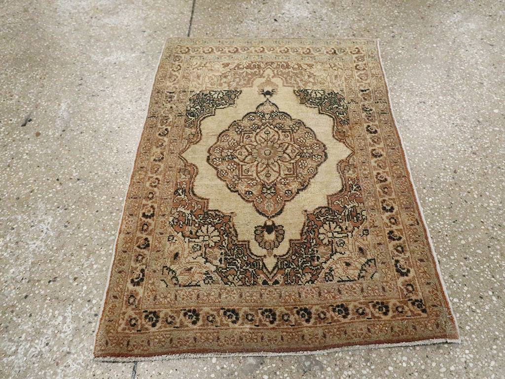 Antique Persian Tabriz Hagi Jalili Rug, No.17919 - Galerie Shabab
