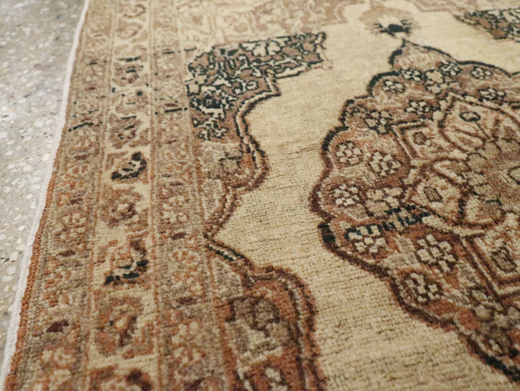 Antique Persian Tabriz Hagi Jalili Rug, No.17919 - Galerie Shabab
