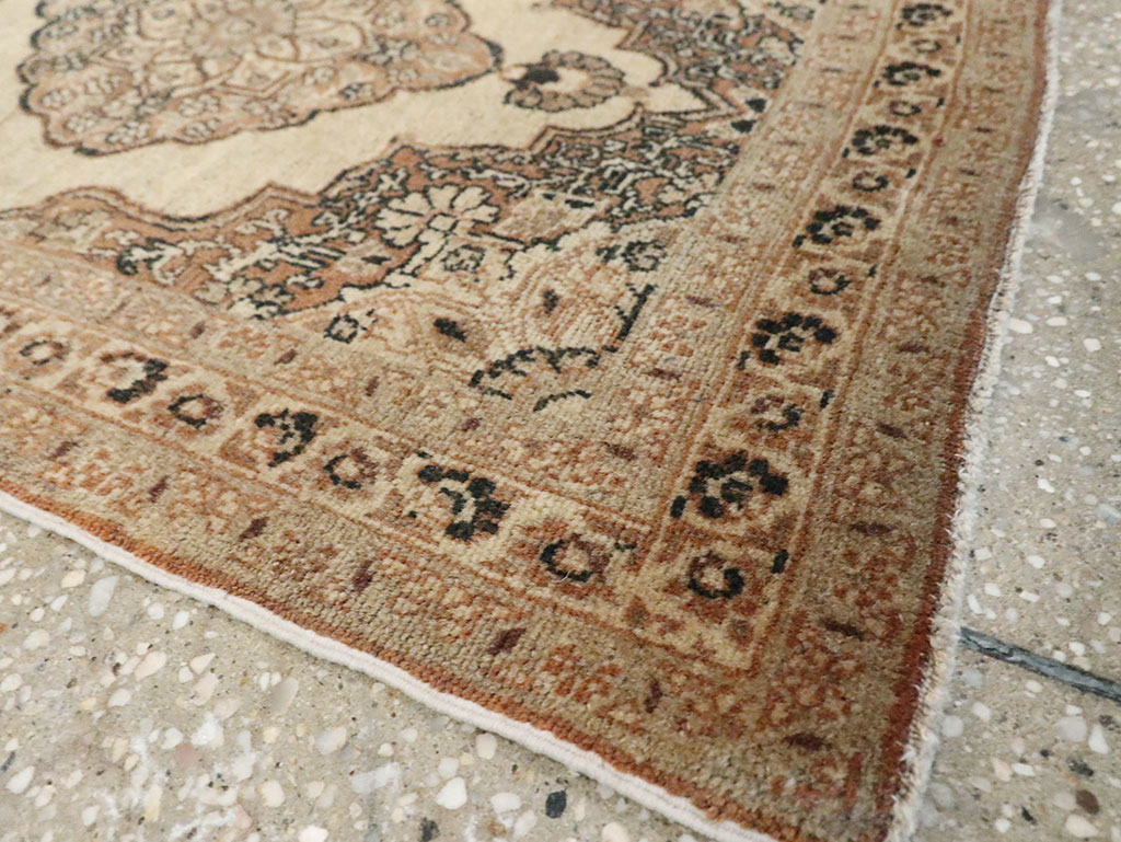 Antique Persian Tabriz Hagi Jalili Rug, No.17919 - Galerie Shabab