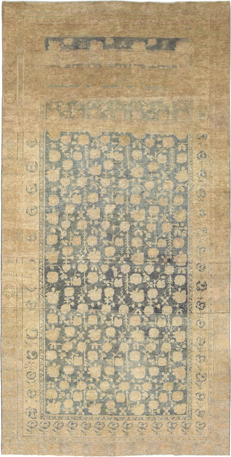 Antique East Turkestan Khotan Carpet, No.17926 - Galerie Shabab