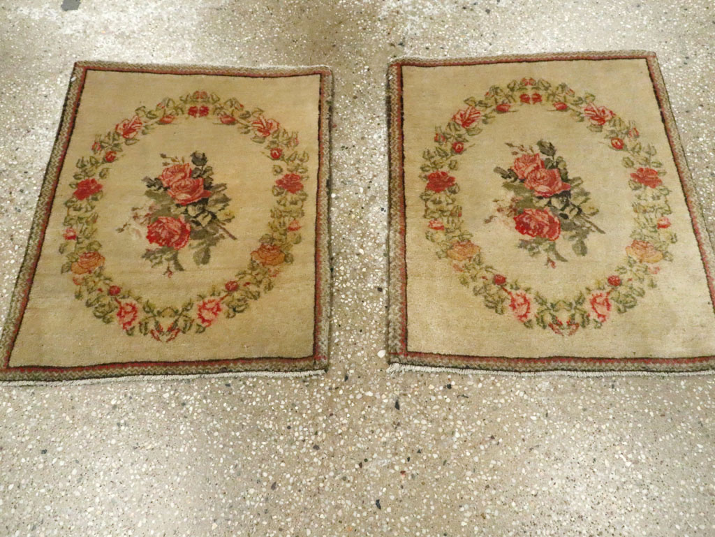 Antique Persian Kashan Throw Rug (Pair: 1 of 2), No.17930 - Galerie Shabab