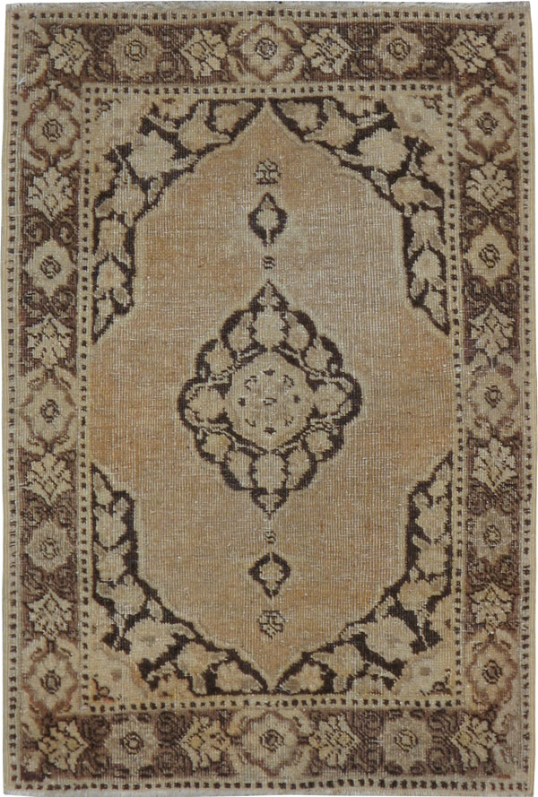 Antique Persian Tabriz Rug, No.17934 - Galerie Shabab