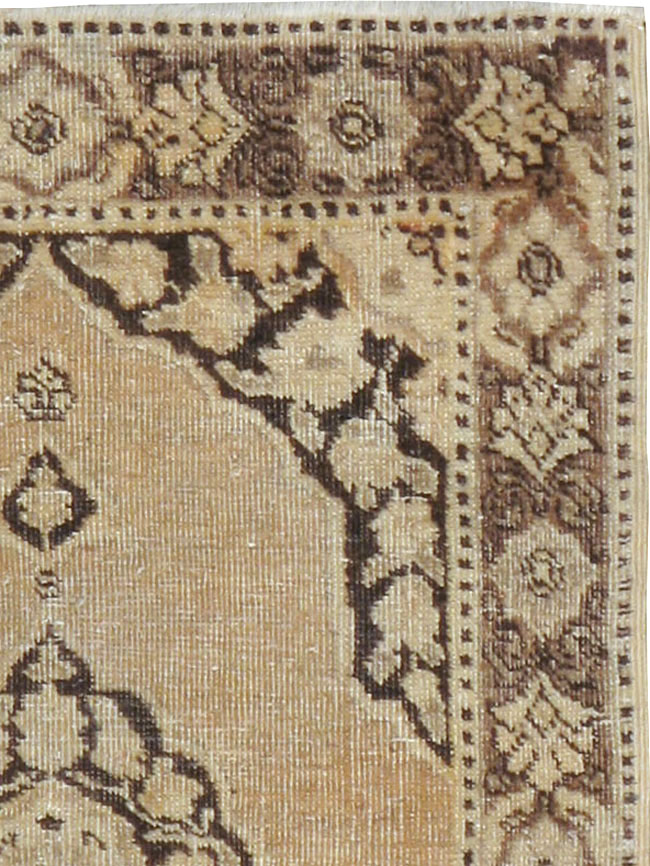 Antique Persian Tabriz Rug, No.17934 - Galerie Shabab