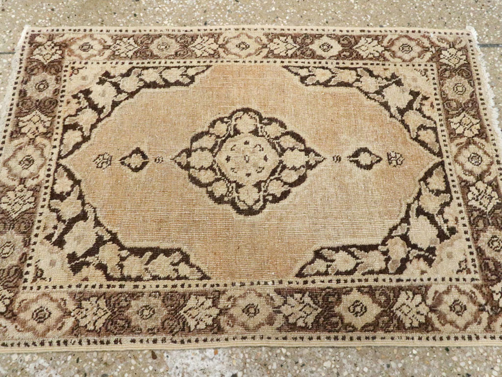 Antique Persian Tabriz Rug, No.17934 - Galerie Shabab