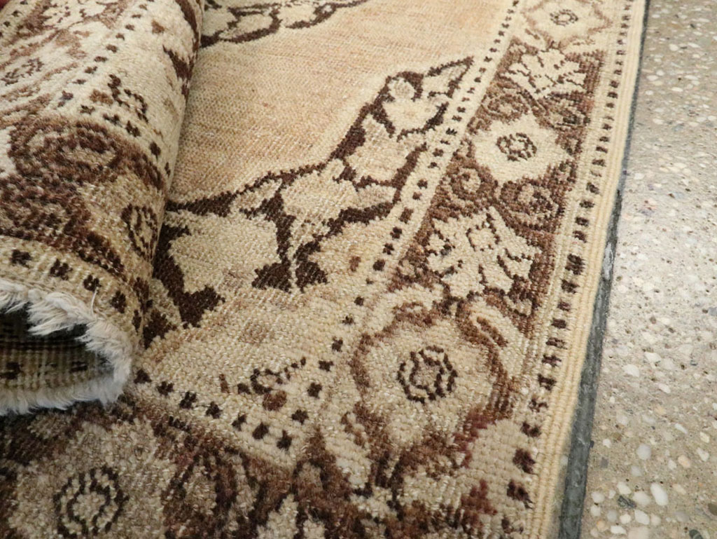 Antique Persian Tabriz Rug, No.17934 - Galerie Shabab