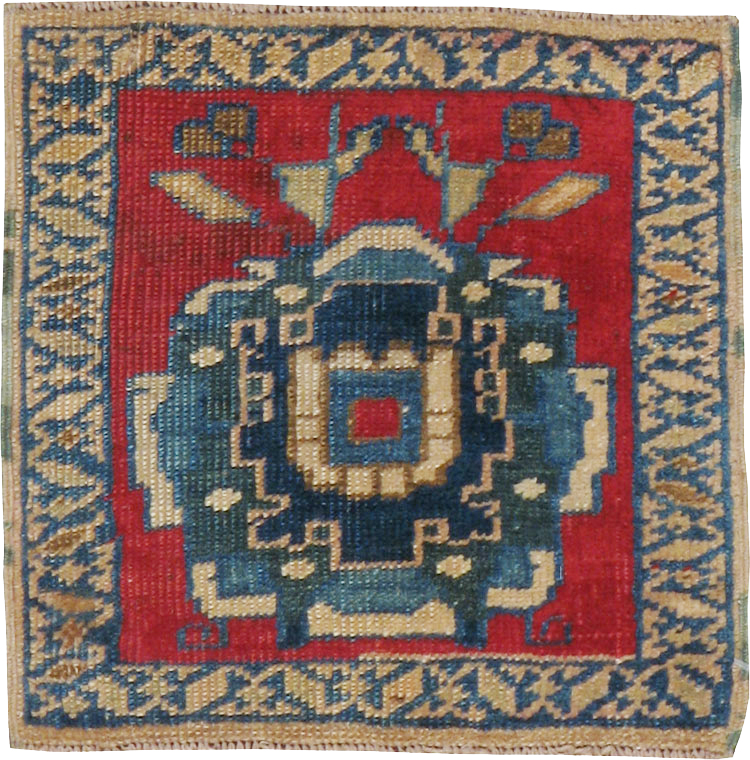 Antique Persian Heriz Square Throw Rug, No.17938 - Galerie Shabab