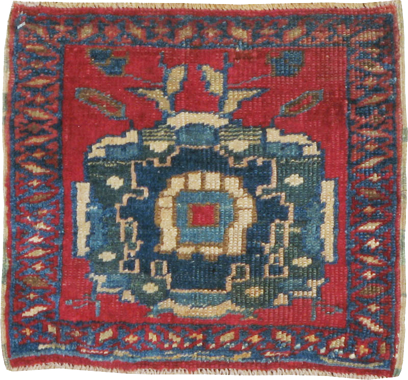 Antique Persian Heriz Square Throw Rug, No.17939 - Galerie Shabab