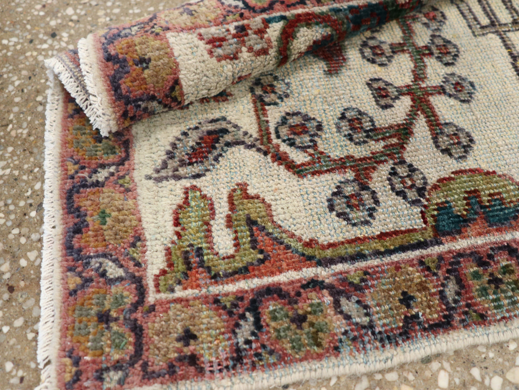 Vintage Persian Mahal Rug, No.17949 - Galerie Shabab