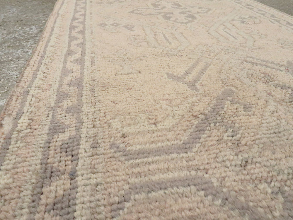 Antique Turkish Oushak Runner, No.17965 - Galerie Shabab