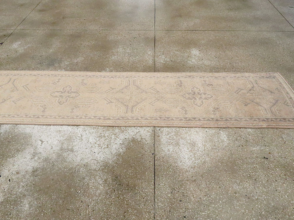 Antique Turkish Oushak Runner, No.17965 - Galerie Shabab