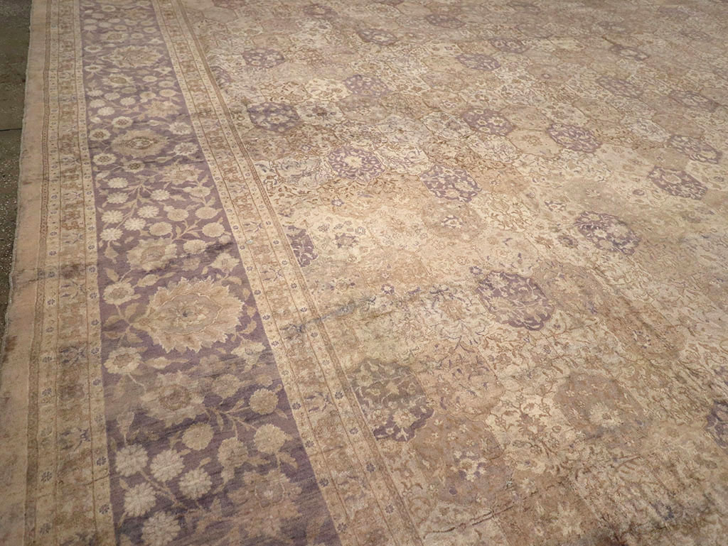 Vintage Turkish Sivas Oversize Carpet, No.17982 - Galerie Shabab