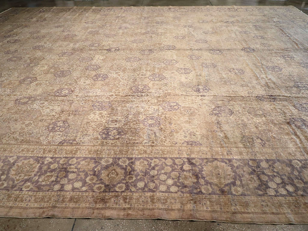 Vintage Turkish Sivas Oversize Carpet, No.17982 - Galerie Shabab